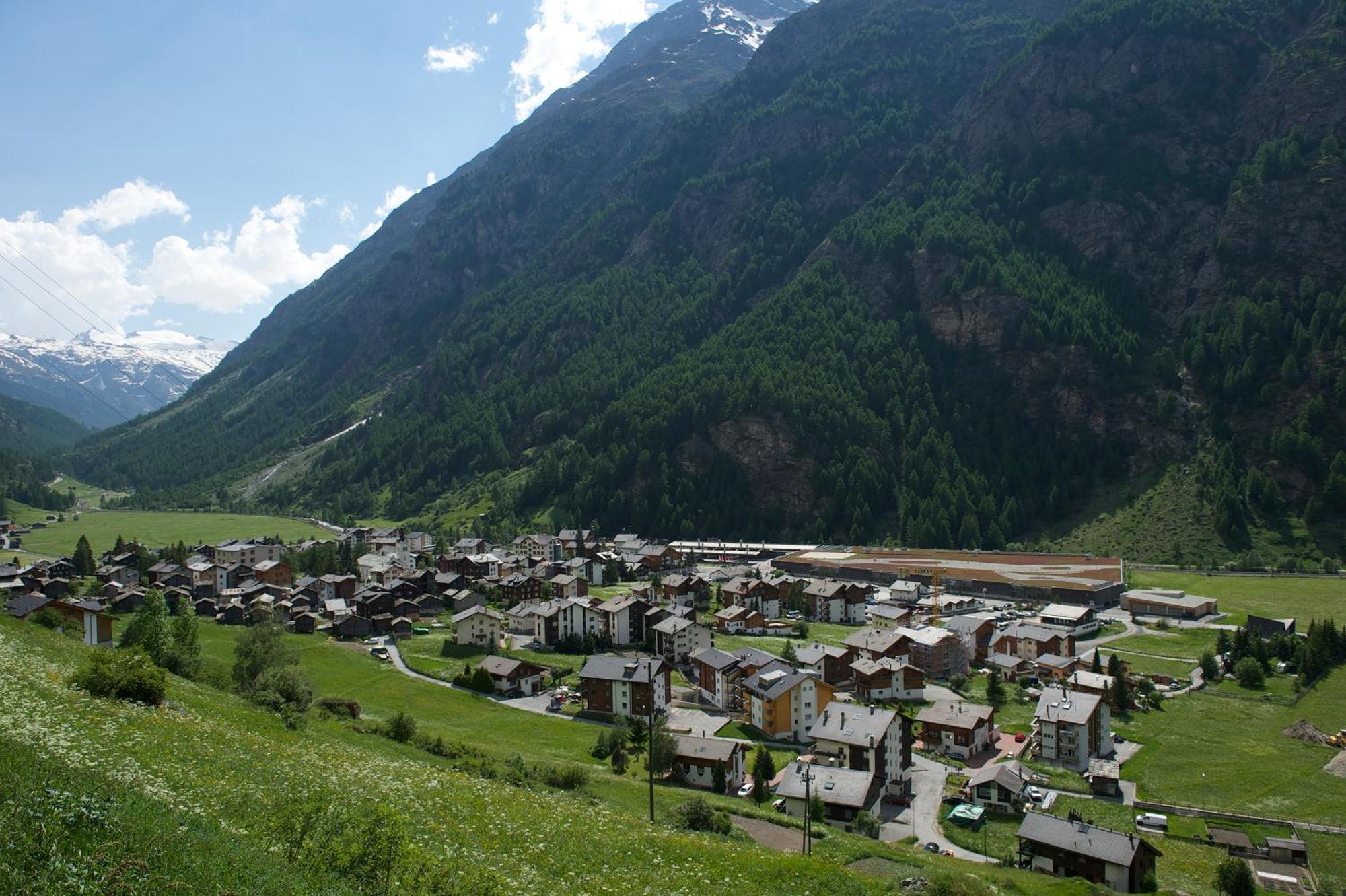 Apartment Klein Matterhorn - Haus Miranda Täsch Zewnętrze zdjęcie